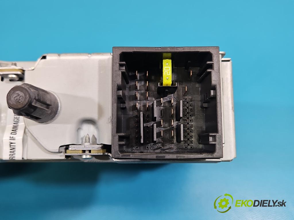 Peugeot 2008 I 2013-2019 1.2 12V 131 HP manual 96 kW 1199 cm3 5- Radio originál 9821908980