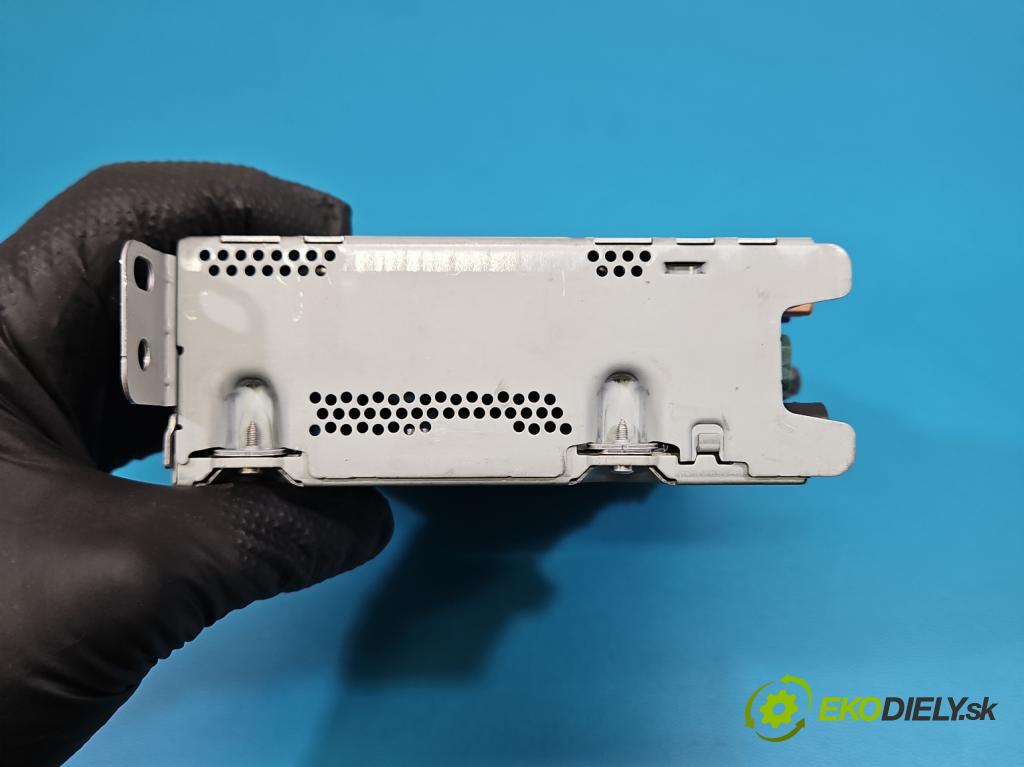 Peugeot 2008 I 2013-2019 1.2 12V 131 HP manual 96 kW 1199 cm3 5- Radio originál 9821908980