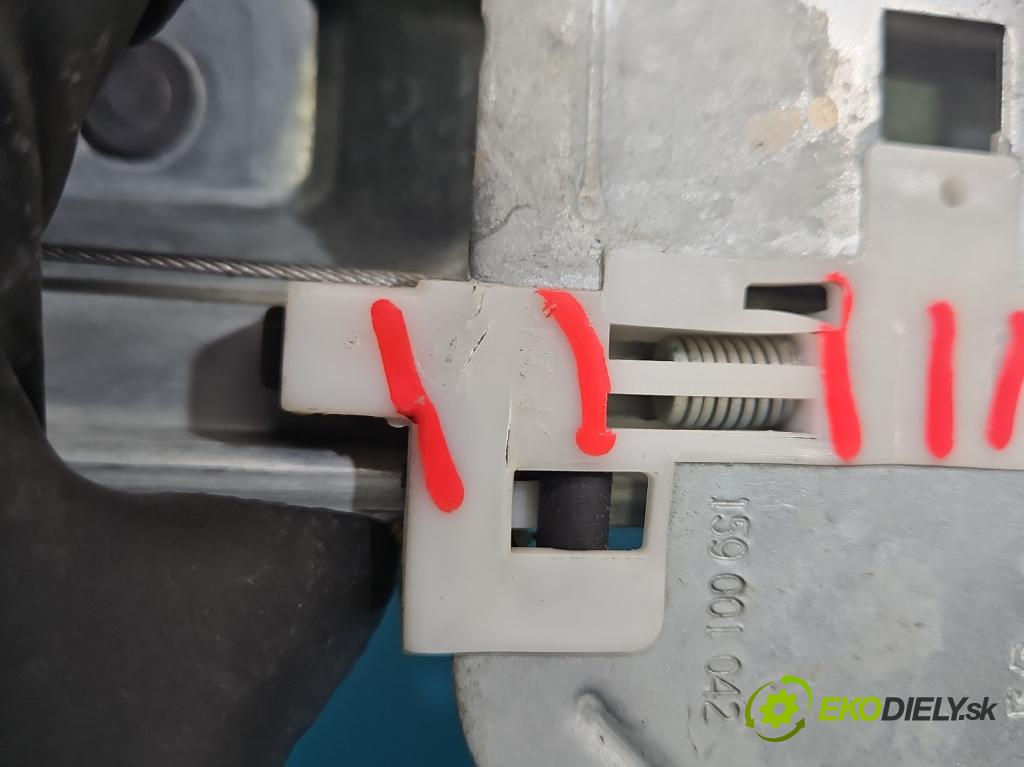 Peugeot 2008 I 2013-2019 1.2 12V 131 HP manual 96 kW 1199 cm3 5- mechanizmus okna predné ľavý 0130824161