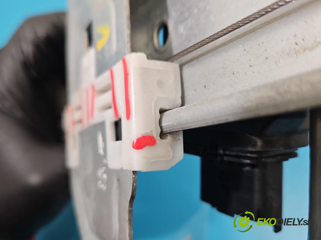 Peugeot 2008 I 2013-2019 1.2 12V 131 HP manual 96 kW 1199 cm3 5- mechanizmus okna predné ľavý 0130824161