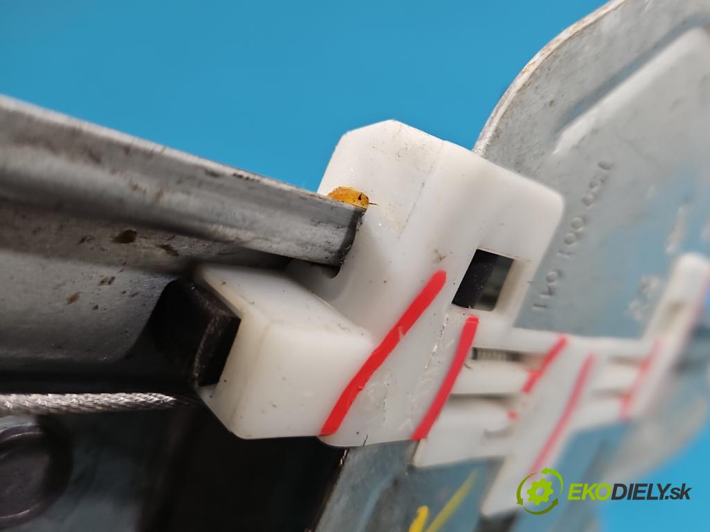 Peugeot 2008 I 2013-2019 1.2 12V 131 HP manual 96 kW 1199 cm3 5- mechanizmus okna predné pravý 0130824160