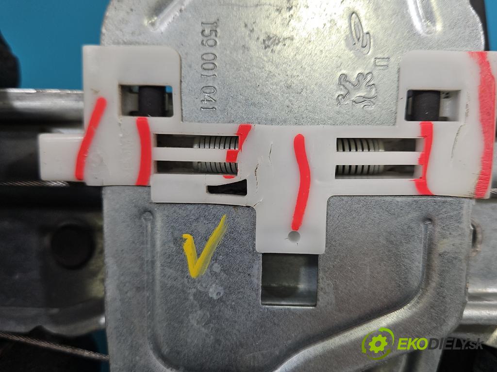 Peugeot 2008 I 2013-2019 1.2 12V 131 HP manual 96 kW 1199 cm3 5- mechanizmus okna predné pravý 0130824160