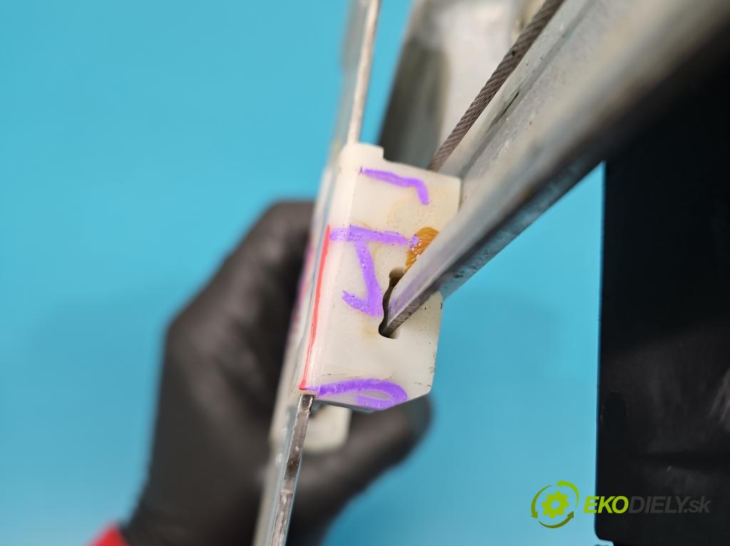 Peugeot 2008 I 2013-2019 1.2 12V 131 HP manual 96 kW 1199 cm3 5- mechanizmus okna zadné ľavý 9815999580