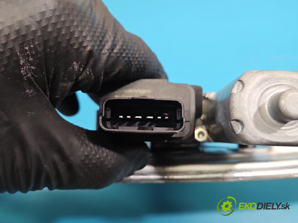 Peugeot 2008 I 2013-2019 1.2 12V 131 HP manual 96 kW 1199 cm3 5- mechanizmus okna zadné pravý 9815999480