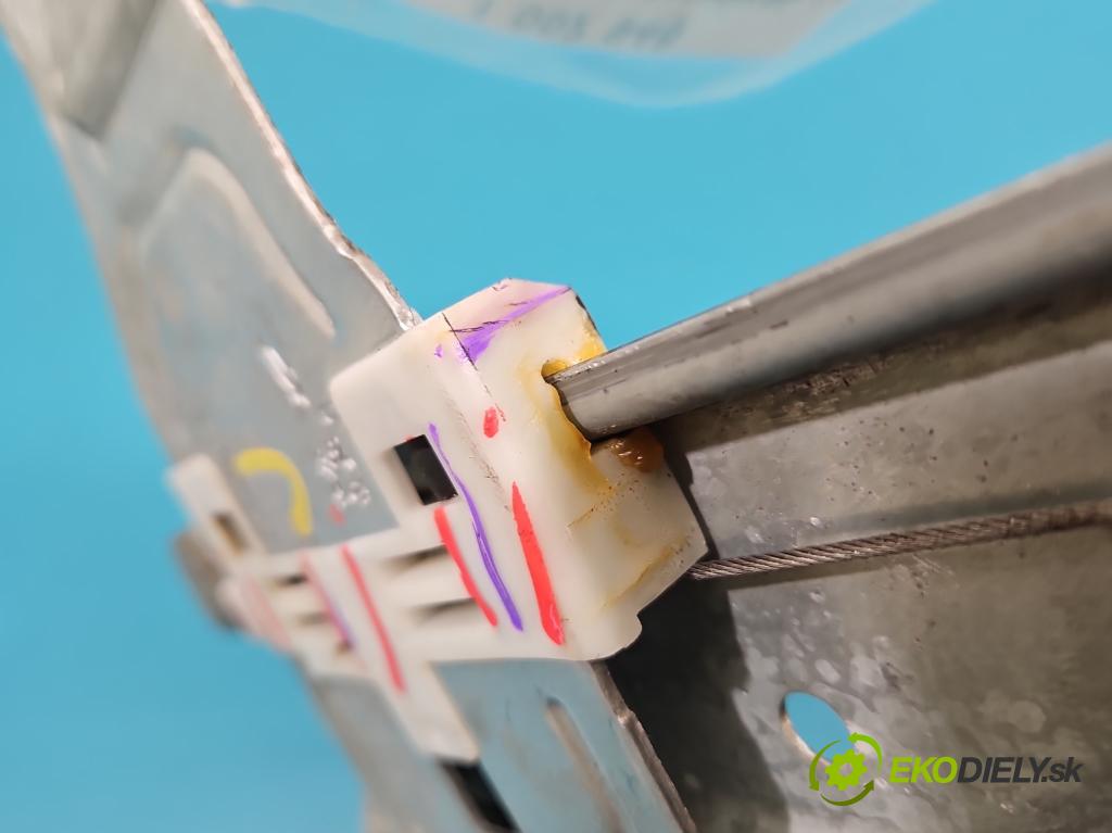 Peugeot 2008 I 2013-2019 1.2 12V 131 HP manual 96 kW 1199 cm3 5- mechanizmus okna zadné pravý 9815999480