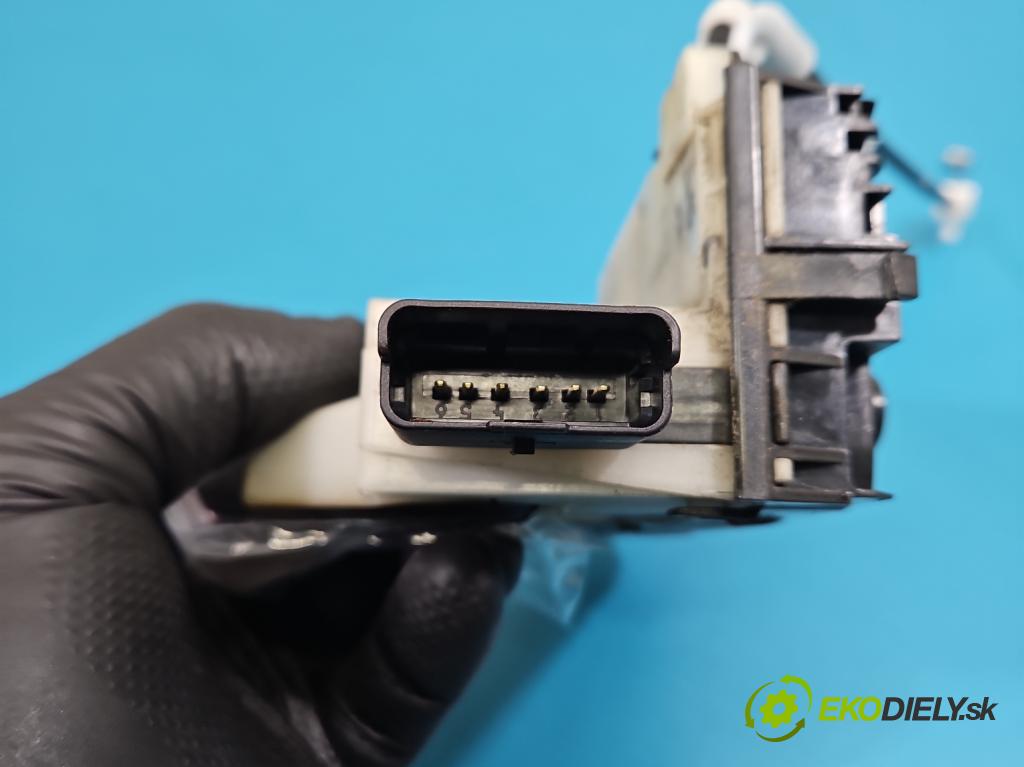 Peugeot 2008 I 2013-2019 1.2 12V 131 HP manual 96 kW 1199 cm3 5- zámok predné ľavý 9812500880