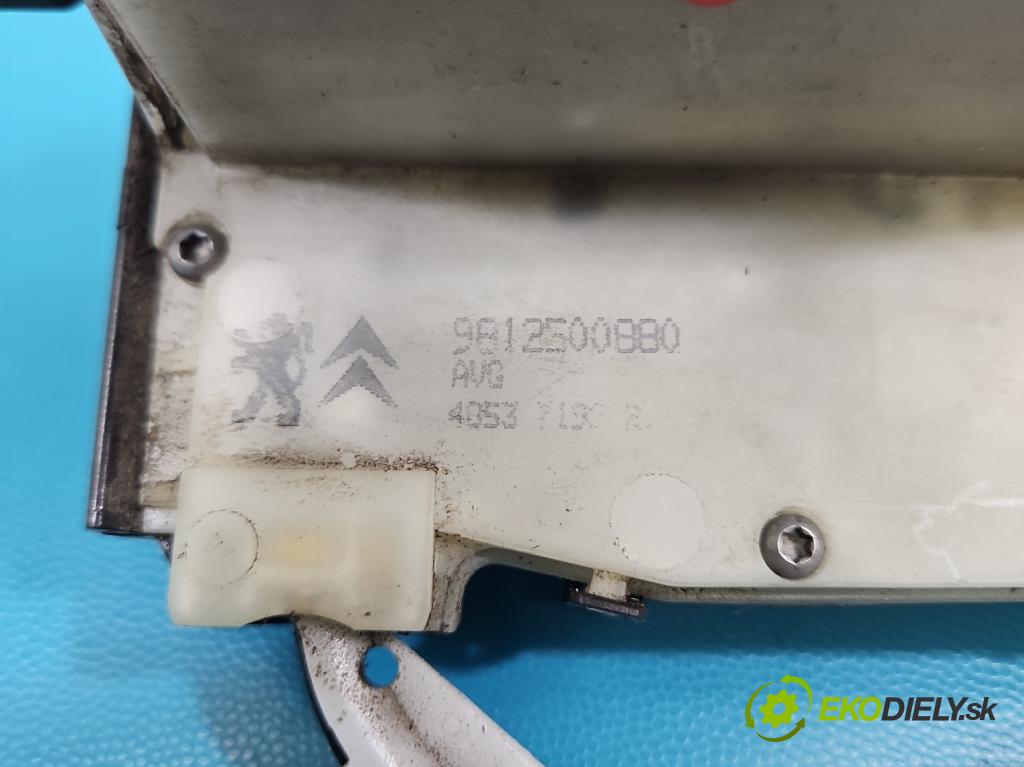 Peugeot 2008 I 2013-2019 1.2 12V 131 HP manual 96 kW 1199 cm3 5- zámok predné ľavý 9812500880