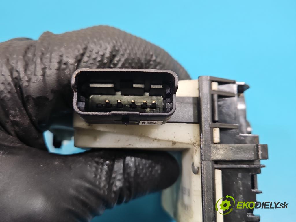 Peugeot 2008 I 2013-2019 1.2 12V 131 HP manual 96 kW 1199 cm3 5- zámok zadné pravý 9812501180