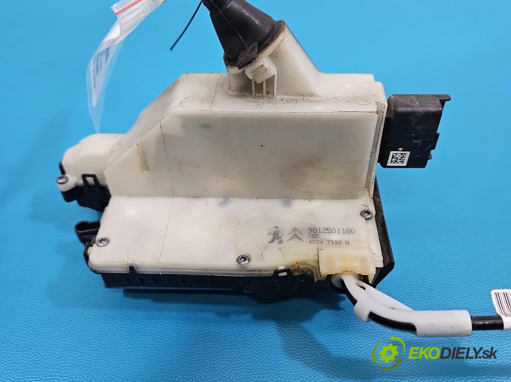 Peugeot 2008 I 2013-2019 1.2 12V 131 HP manual 96 kW 1199 cm3 5- zámok zadné pravý 9812501180