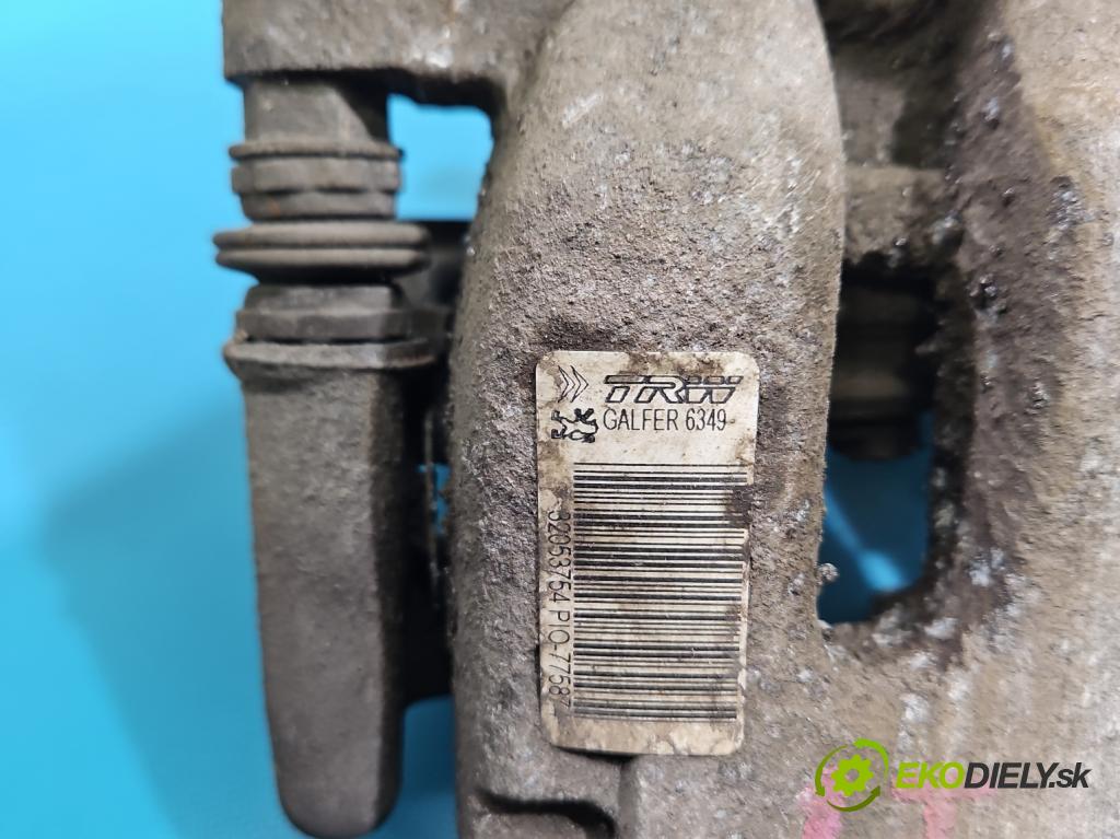 Peugeot 2008 I 2013-2019 1.2 12V 131 hp manual 96 kW 1199 cm3 5- brzdič zadní levý  (Klika dveří ostatní)