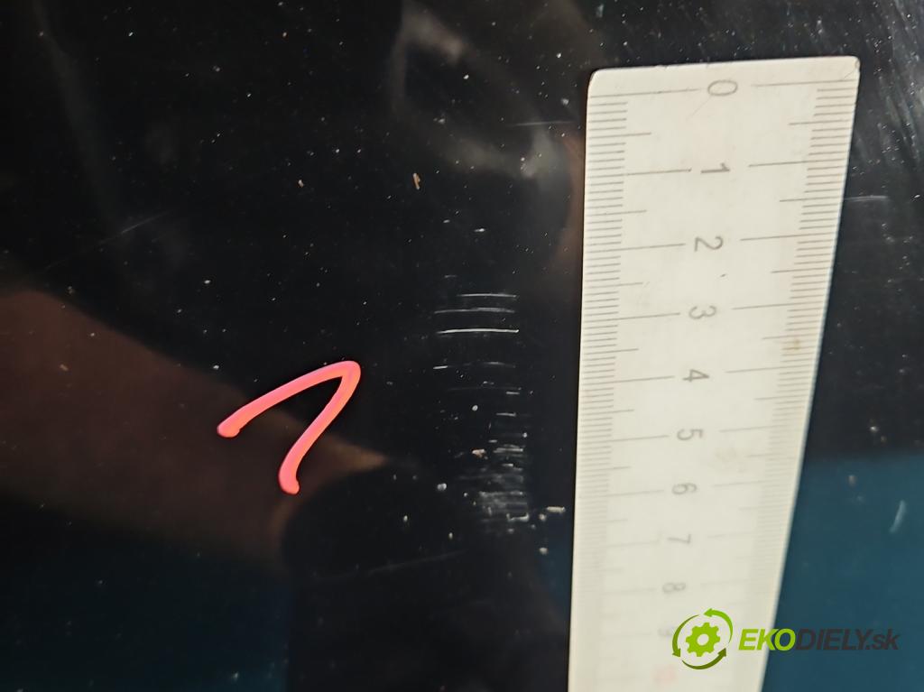 Peugeot 2008 I 2013-2019 1.2 12V 131 HP manual 96 kW 1199 cm3 5- dvere predné pravé  (Kľučka dverí ostatné)