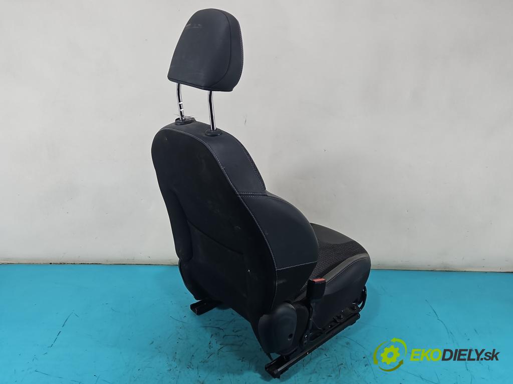 Peugeot 2008 I 2013-2019 1.2 12V 131 HP manual 96 kW 1199 cm3 5- Sedačka ľavý  (Sedadlo)