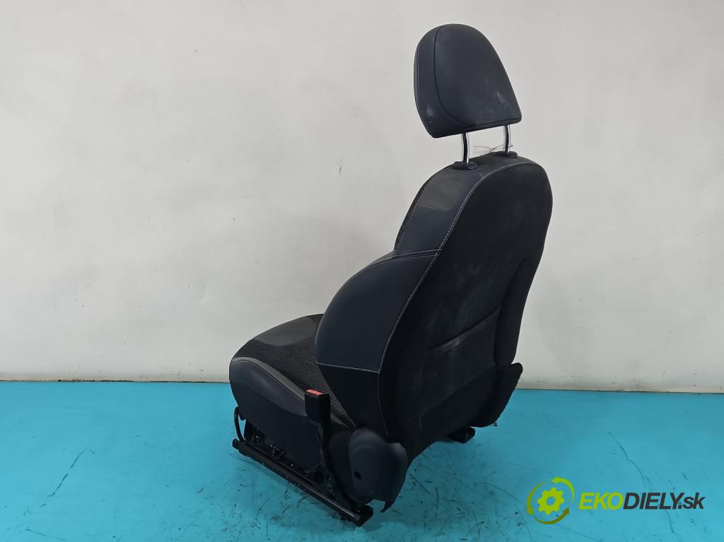 Peugeot 2008 I 2013-2019 1.2 12V 131 HP manual 96 kW 1199 cm3 5- Sedačka pravý  (Sedadlo)