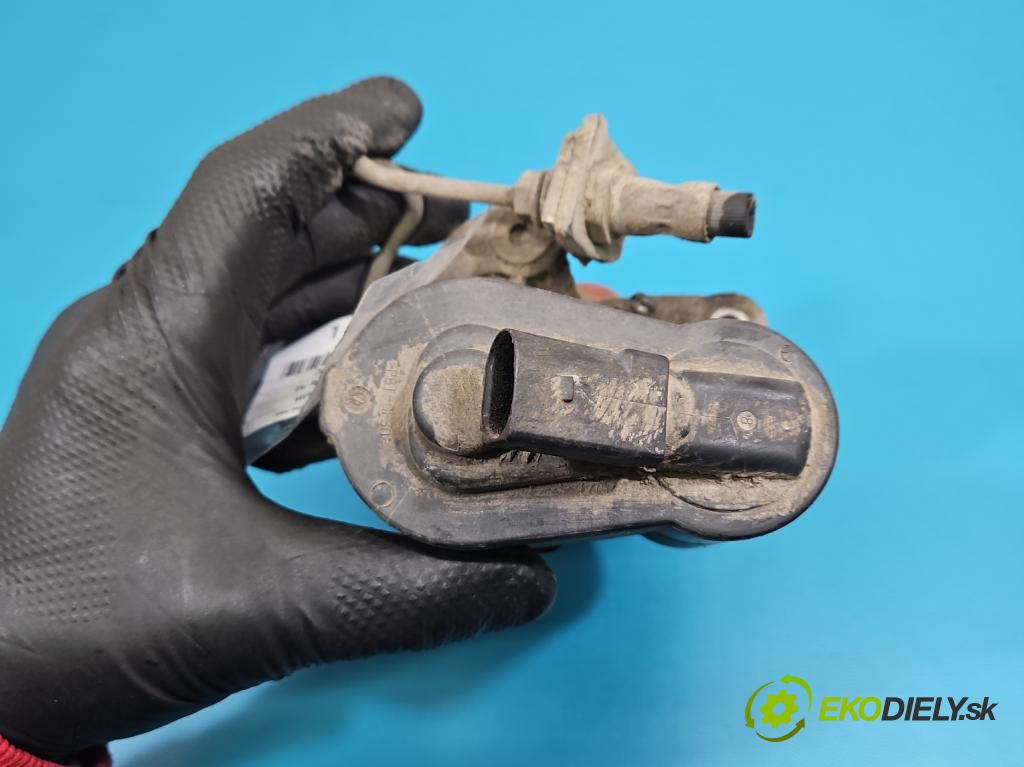 Vw Passat B6 2005-2010 2.0 tdi 140 hp automatic 103 kW 1968 cm3 5- brzdič zadní pravý  (Klika dveří ostatní)