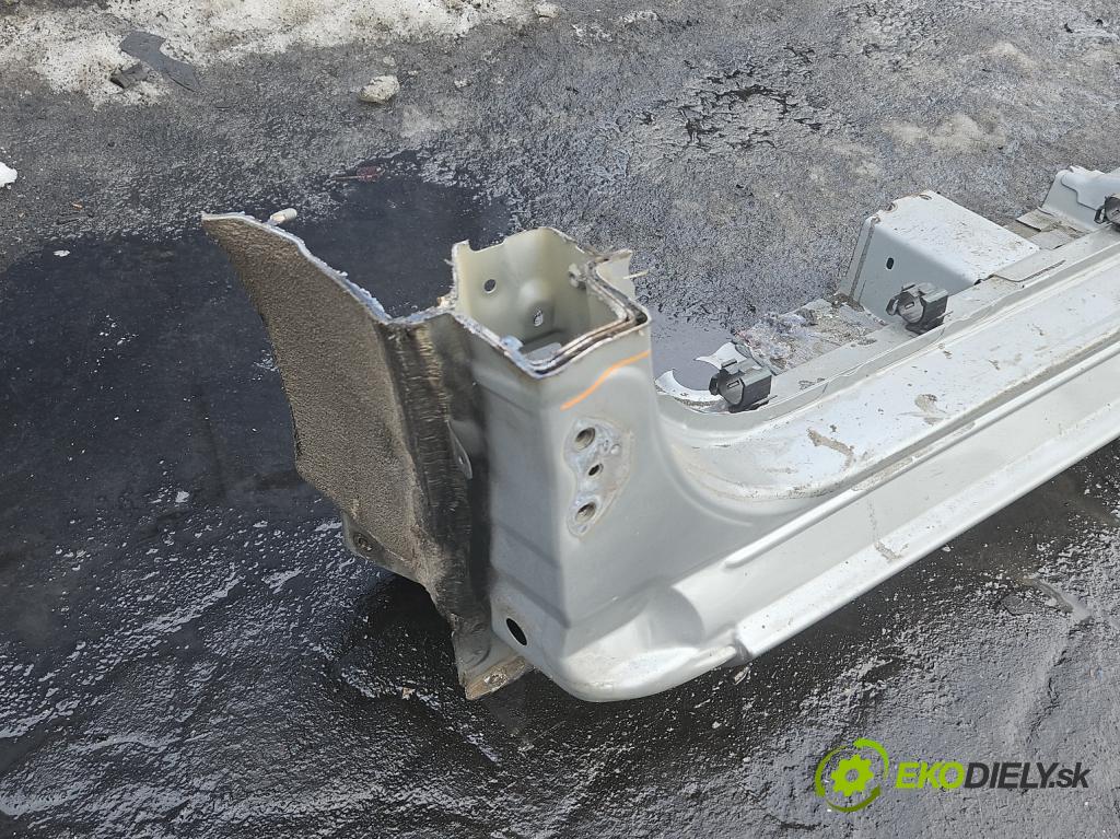 Toyota Auris II 2012-2018 1.8 hybrid 99 hp automatic 73 kW 1798 cm3 5- práh levý  (Karoserie ostatní)