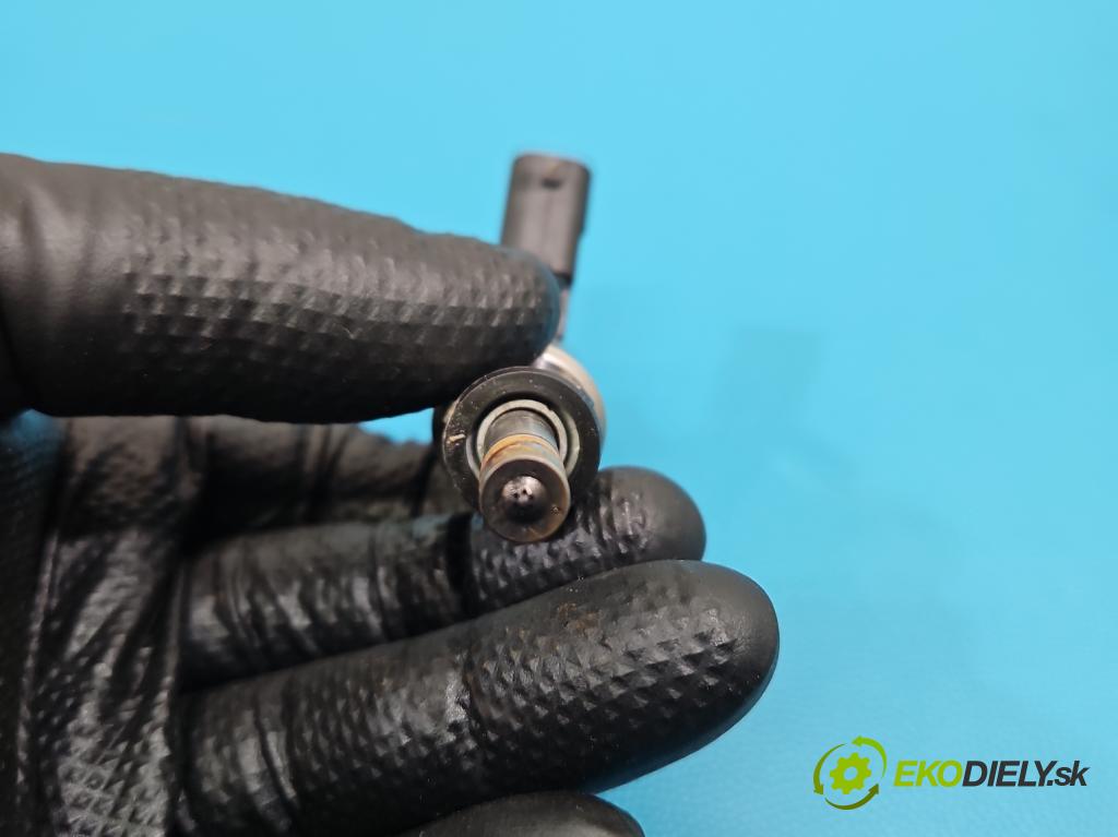 Audi A4 B9 2015-2024 2.0 TFSI 252KM automatic 185 kW 1984 cm3 4- vstrek 0261500244 (Vstrekovač paliva)