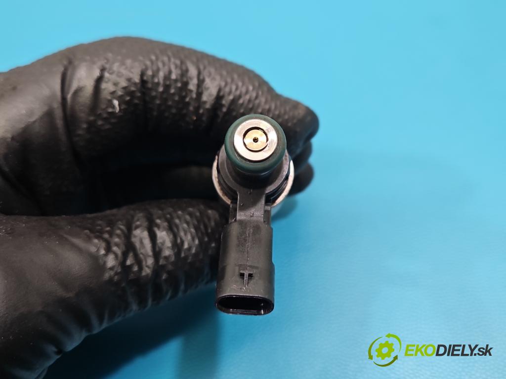 Audi A4 B9 2015-2024 2.0 TFSI 252KM automatic 185 kW 1984 cm3 4- vstrek 0261500244 (Vstrekovač paliva)