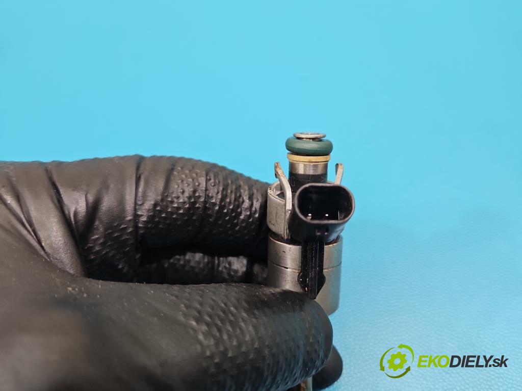 Audi A4 B9 2015-2024 2.0 TFSI 252KM automatic 185 kW 1984 cm3 4- vstrek 0261500244 (Vstrekovač paliva)