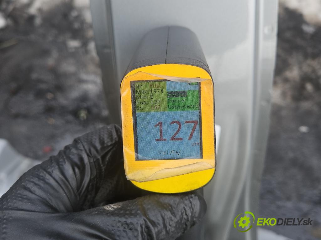 Toyota Auris II 2012-2018 1.8 hybrid 99 hp automatic 73 kW 1798 cm3 5- práh pravý  (Karoserie ostatní)