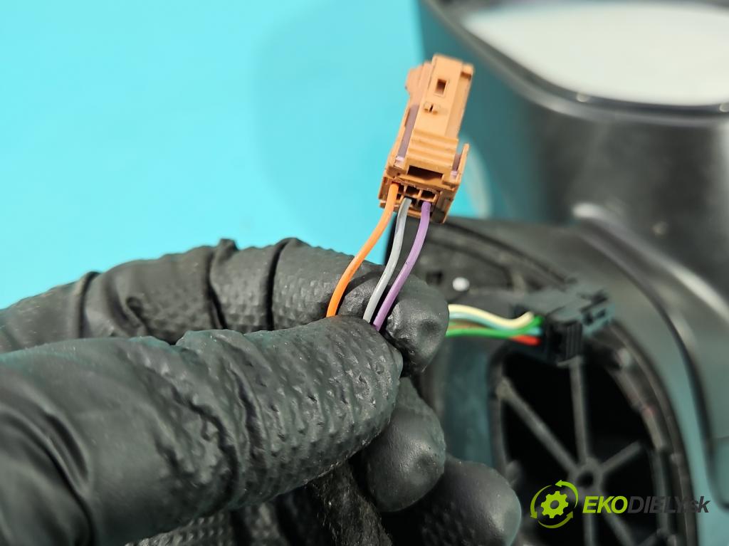 Peugeot 5008 I 2009-2017 1.6 16V 120 HP manual 88 kW 1598 cm3 5- zrkadlo ľavé  (Kľučka dverí ostatné)