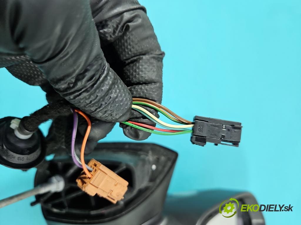 Peugeot 5008 I 2009-2017 1.6 16V 120 HP manual 88 kW 1598 cm3 5- zrkadlo ľavé  (Kľučka dverí ostatné)