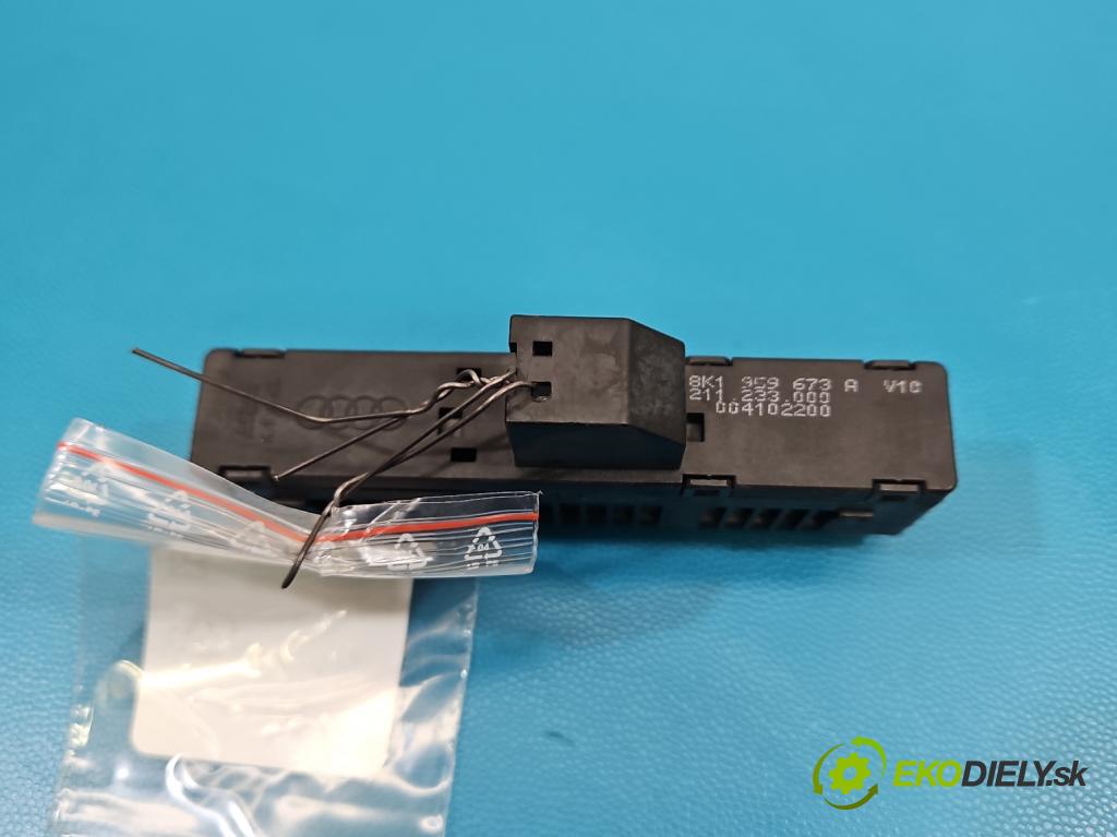 Audi A4 B8 2007-2015 2.0 tdi 136 HP manual 100 kW 1968 cm3 4- prepínač ostatné 8K1959673A