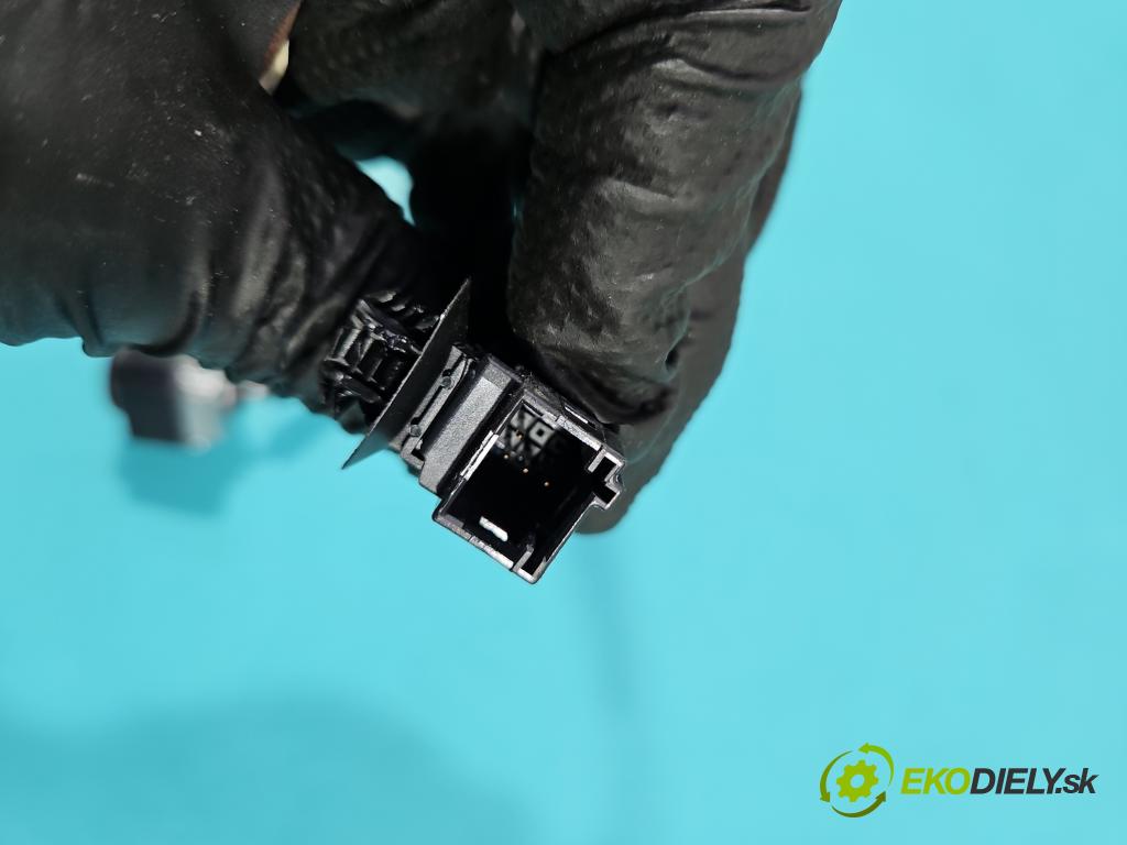 Peugeot 2008 I 2013-2019 1.2 12V 131 HP manual 96 kW 1199 cm3 5- Kamera cúvania 9819192880