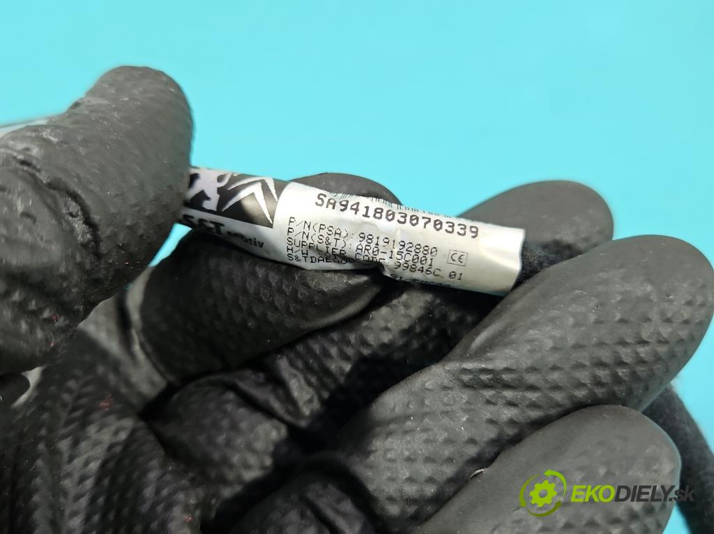 Peugeot 2008 I 2013-2019 1.2 12V 131 HP manual 96 kW 1199 cm3 5- Kamera cúvania 9819192880