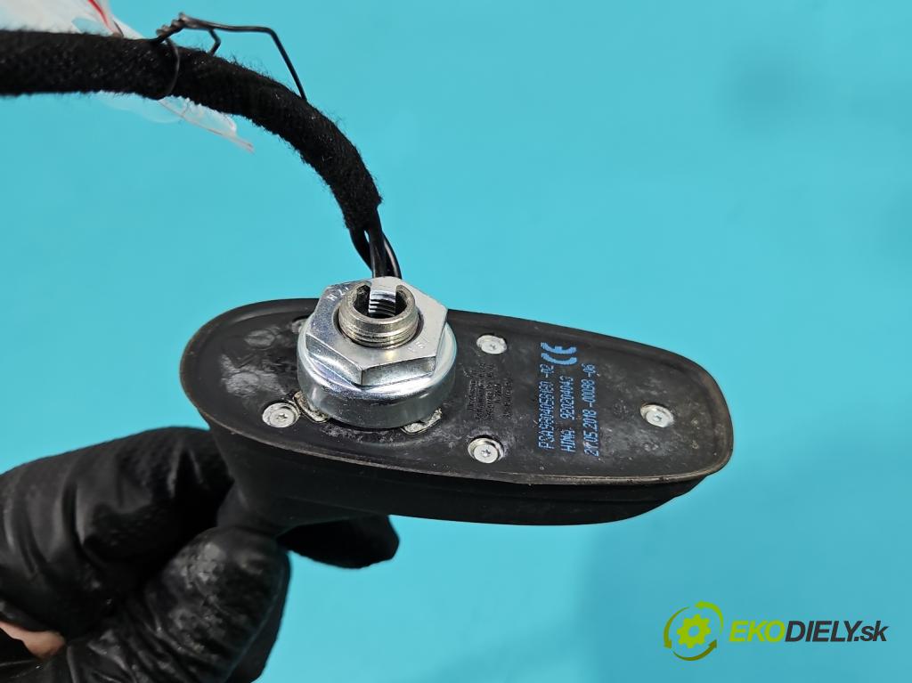 Peugeot 2008 I 2013-2019 1.2 12V 131 HP manual 96 kW 1199 cm3 5- Antena 9804058180-02