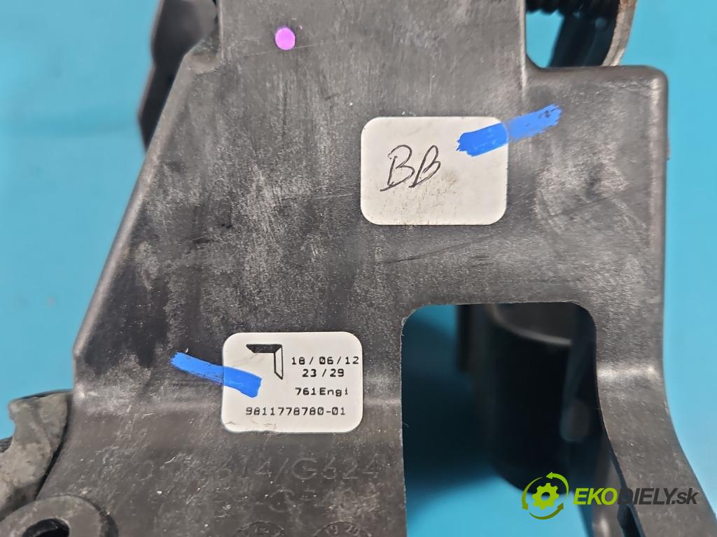 Peugeot 2008 I 2013-2019 1.2 12V 131 HP manual 96 kW 1199 cm3 5- Páka: Změny: stupeň,rýchlosť 9811778780 (Rýchlostná páka (kulisa))