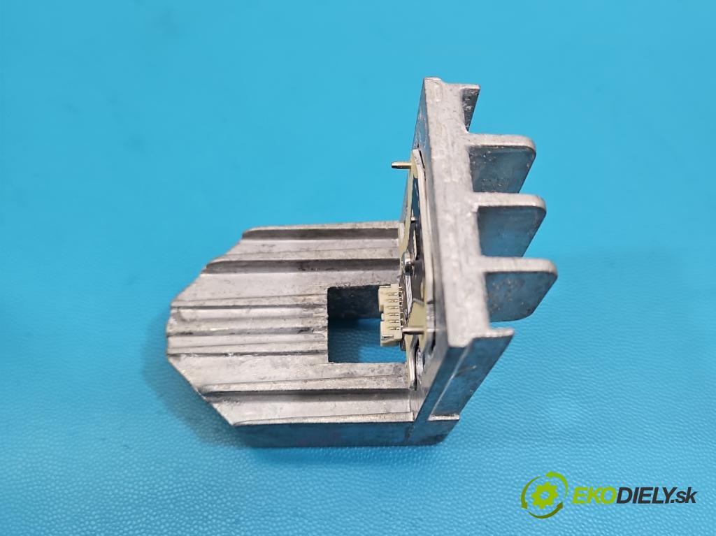 Vw Tiguan II 2016-2024 1.5 TSI 150 HP automatic 110 kW 1498 cm3 5- modul lampy: 8R01G143079