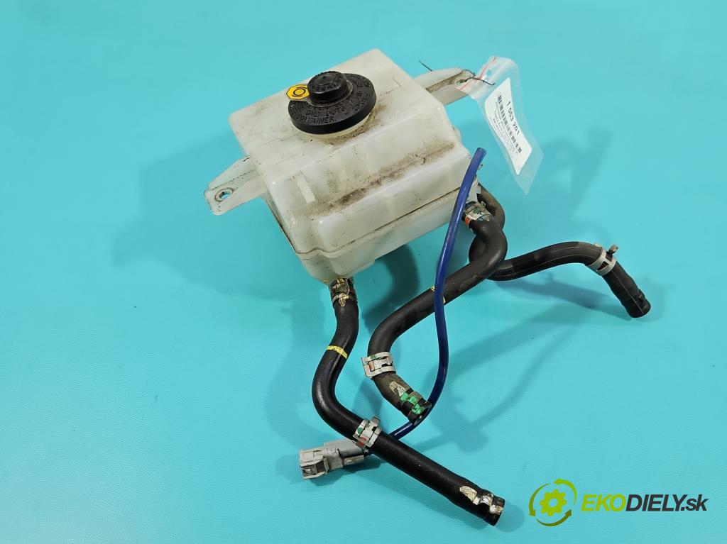 Toyota Auris II 2012-2018 1.8 hybrid 99 HP automatic 73 kW 1798 cm3 5- nádržka tekutina: brzdový