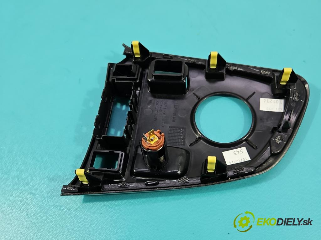 Toyota Auris II 2012-2018 1.8 hybrid 99 hp automatic 73 kW 1798 cm3 5- kryt plastová 58821-02670