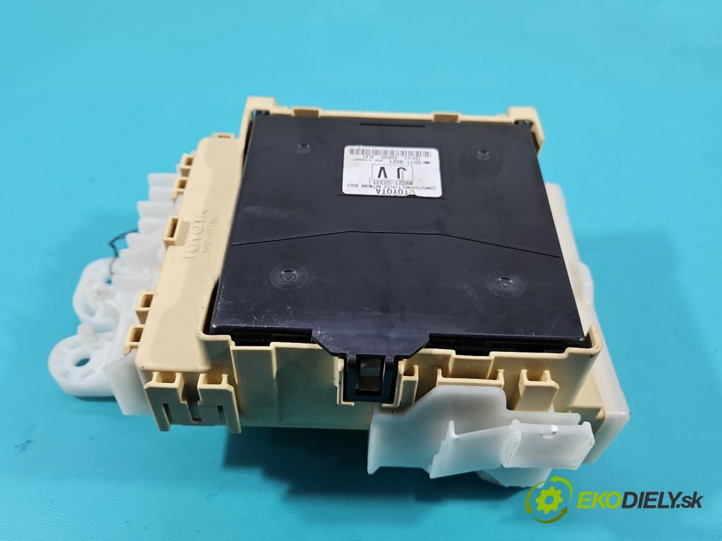 Toyota Auris II 2012-2018 1.8 hybrid 99 HP automatic 73 kW 1798 cm3 5- riadiaca jednotka ostatné 89221-02331