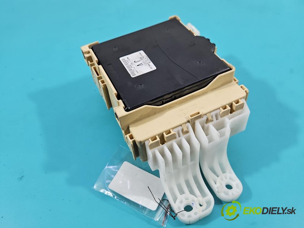 Toyota Auris II 2012-2018 1.8 hybrid 99 HP automatic 73 kW 1798 cm3 5- riadiaca jednotka ostatné 89221-02331