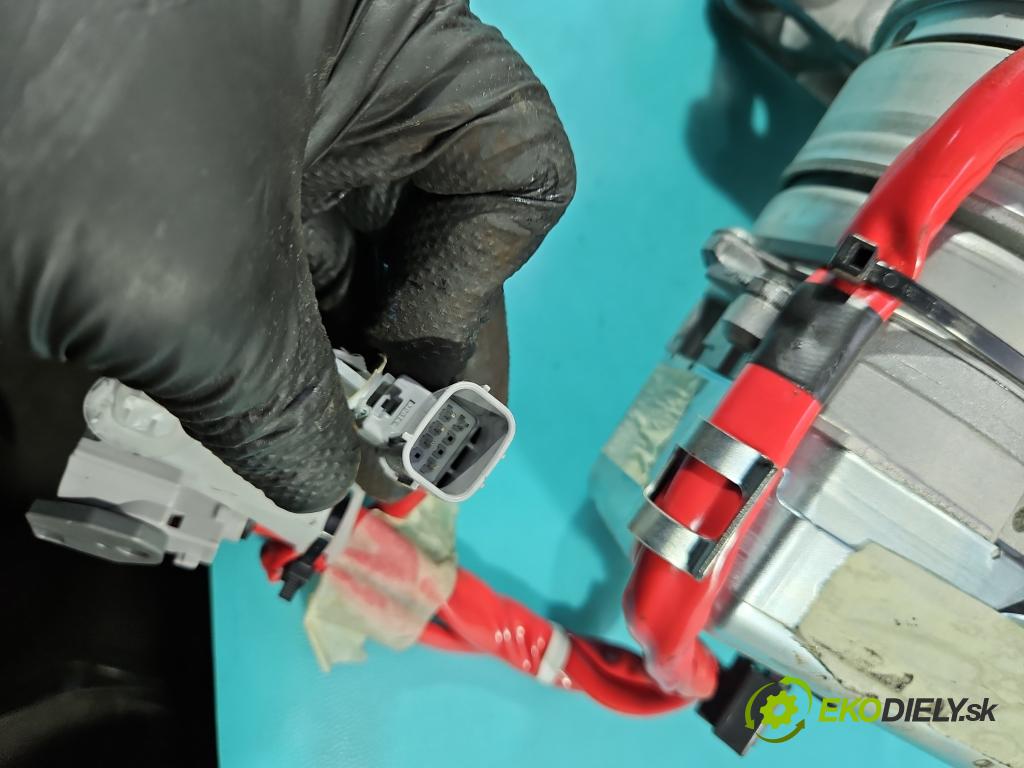 Toyota Auris II 2012-2018 1.8 hybrid 99 HP automatic 73 kW 1798 cm3 5- čerpadlo posilovač JG412-000020 (Servočerpadlo)