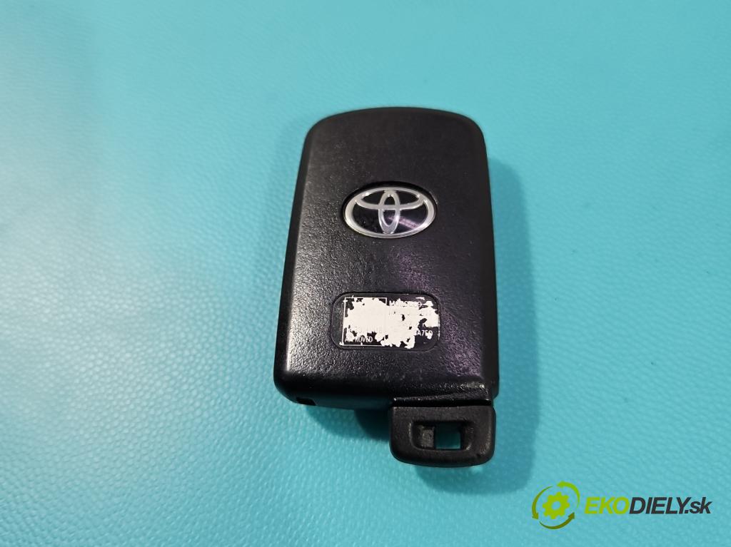 Toyota Auris II 2012-2018 1.8 hybrid 99 hp automatic 73 kW 1798 cm3 5- dálkové klíč:
