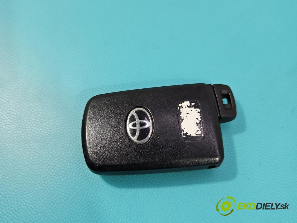 Toyota Auris II 2012-2018 1.8 hybrid 99 hp automatic 73 kW 1798 cm3 5- dálkové klíč: