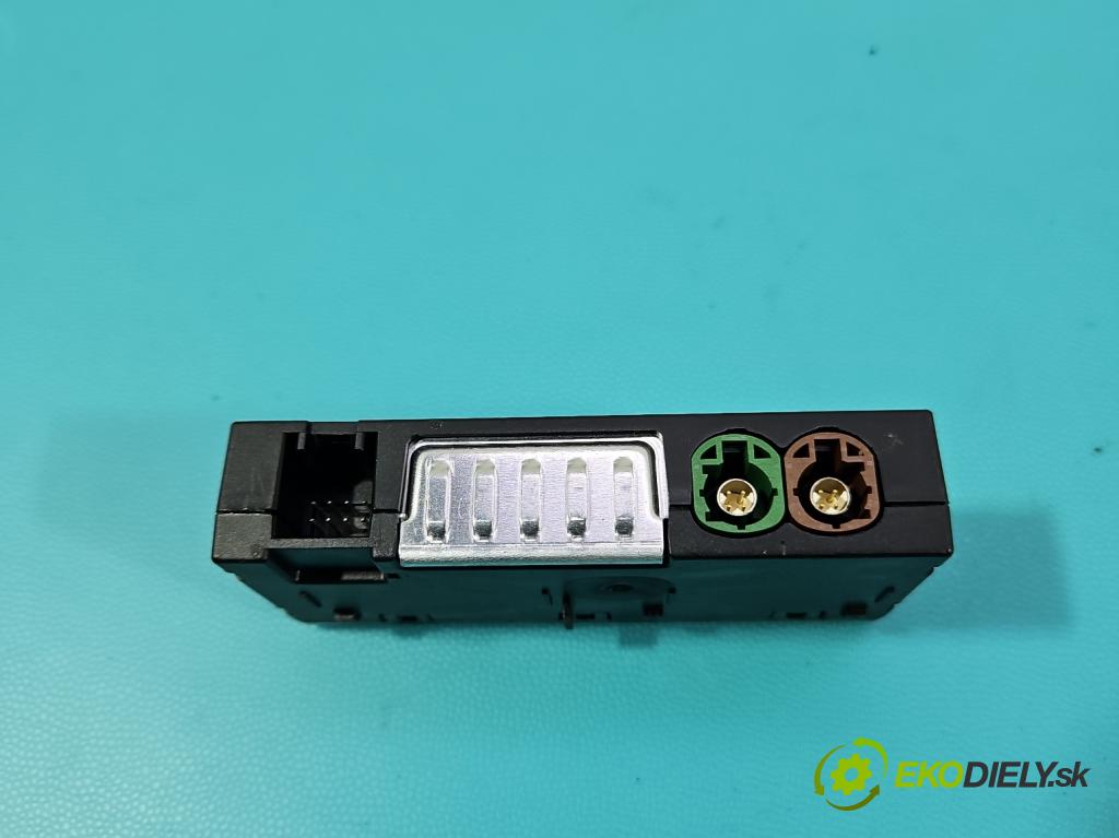 Vw Tiguan II 2016-2024 1.5 TSI 150 HP automatic 110 kW 1498 cm3 5- zásuvka USB 5QF035726