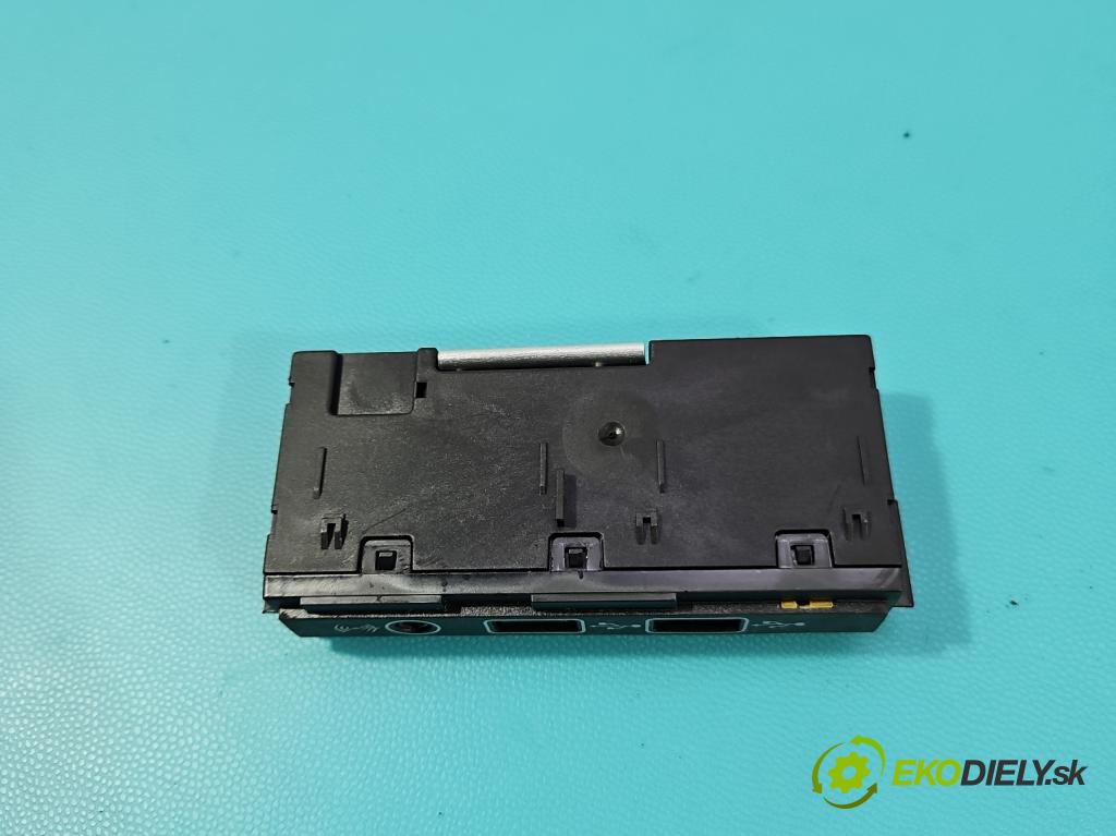 Vw Tiguan II 2016-2024 1.5 TSI 150 HP automatic 110 kW 1498 cm3 5- zásuvka USB 5QF035726