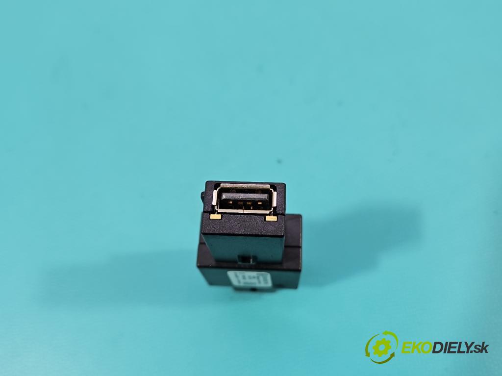 Vw Tiguan II 2016-2024 1.5 TSI 150 HP automatic 110 kW 1498 cm3 5- zásuvka USB 5U0035726