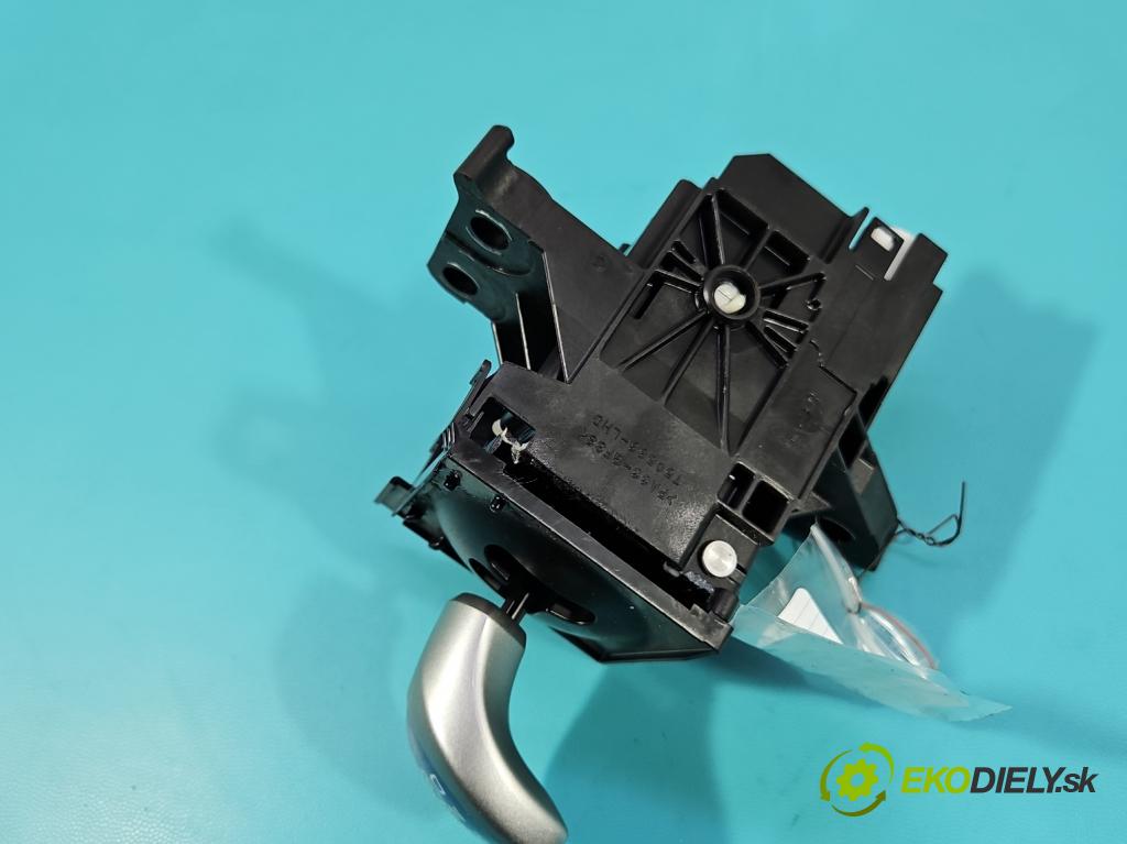 Toyota Auris II 2012-2018 1.8 hybrid 99 HP automatic 73 kW 1798 cm3 5- Páka: Změny: stupeň,rýchlosť 750583 (Rýchlostná páka (kulisa))