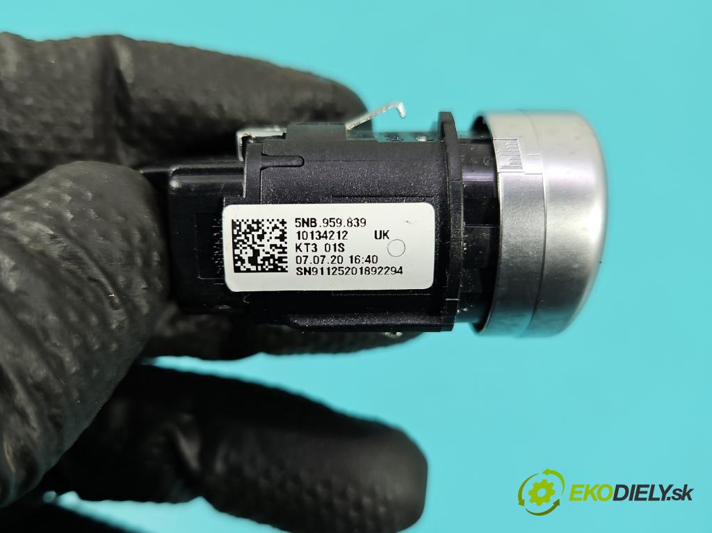 Vw Tiguan II 2016-2024 1.5 TSI 150 HP automatic 110 kW 1498 cm3 5- prepínač ostatné 5NB959839