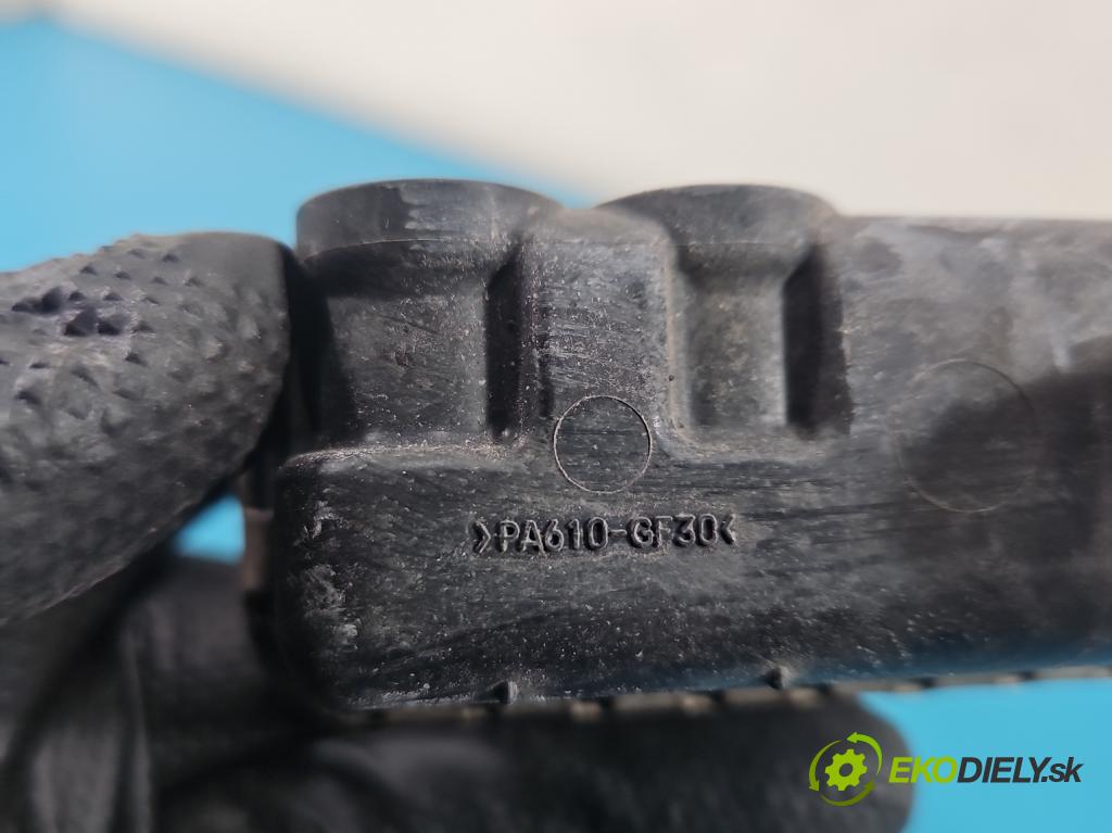 Toyota Auris II 2012-2018 1.8 hybrid 99 hp automatic 73 kW 1798 cm3 5- Chladič vody  (Vodní chladič)