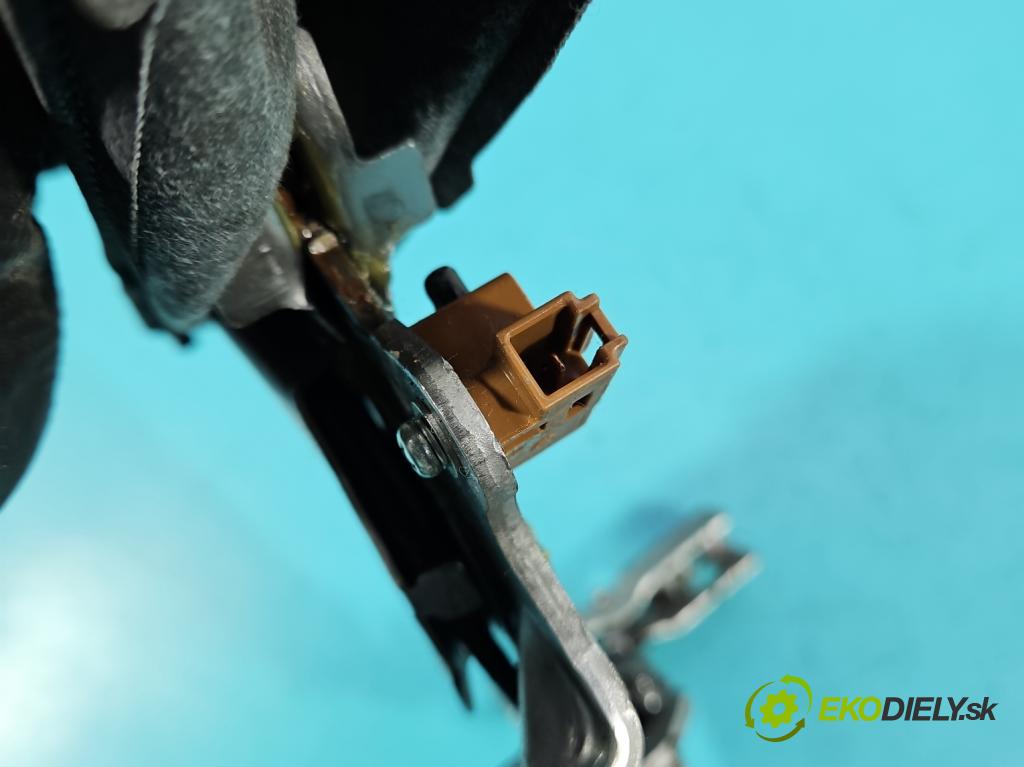 Toyota Auris II 2012-2018 1.8 hybrid 99 HP automatic 73 kW 1798 cm3 5- Páka: brzda: ručný 11330318