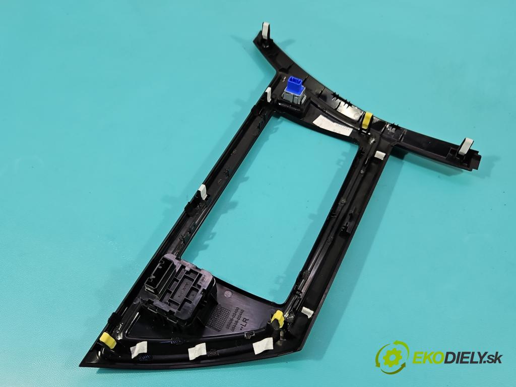 Toyota Auris II 2012-2018 1.8 hybrid 99 hp automatic 73 kW 1798 cm3 5- rameček rádia 55405-02430