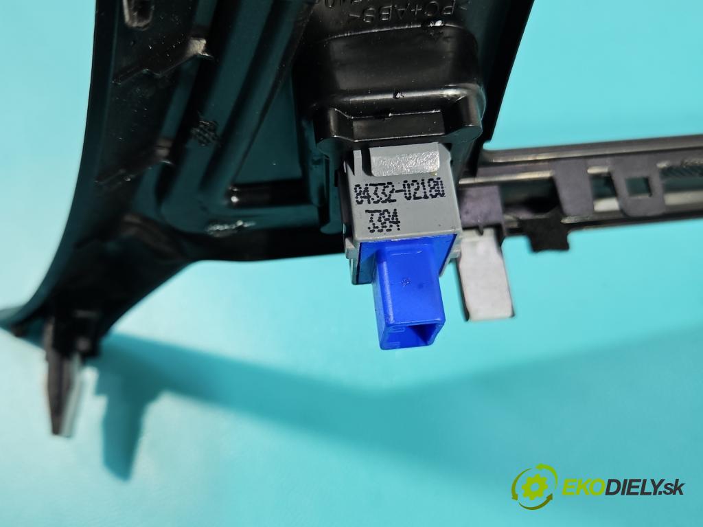 Toyota Auris II 2012-2018 1.8 hybrid 99 hp automatic 73 kW 1798 cm3 5- rameček rádia 55405-02430