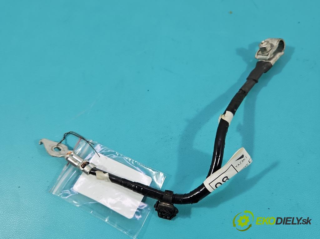 Toyota Auris II 2012-2018 1.8 hybrid 99 hp automatic 73 kW 1798 cm3 5- kontakt mínus: 82165020800