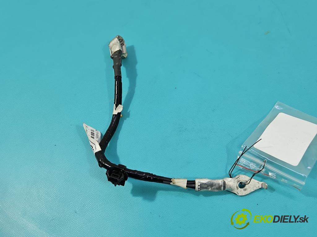Toyota Auris II 2012-2018 1.8 hybrid 99 hp automatic 73 kW 1798 cm3 5- kontakt mínus: 82165020800