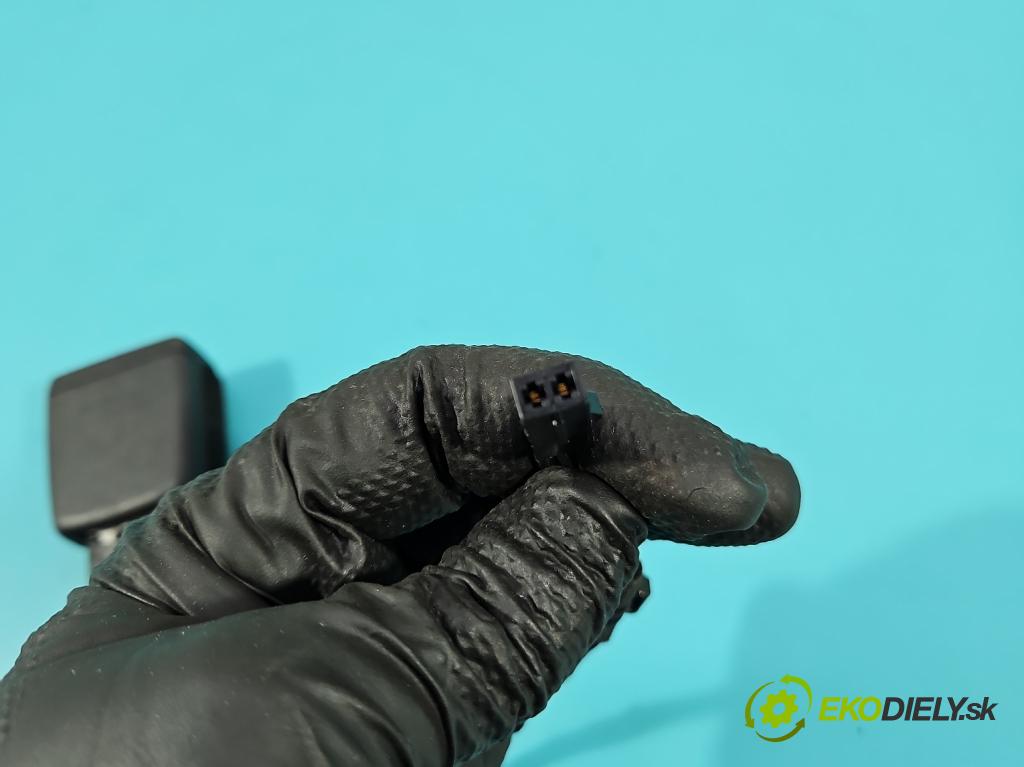 Vw Tiguan II 2016-2024 1.5 TSI 150 HP automatic 110 kW 1498 cm3 5- pas bezpečnosť: predné pravý 5NA857756A